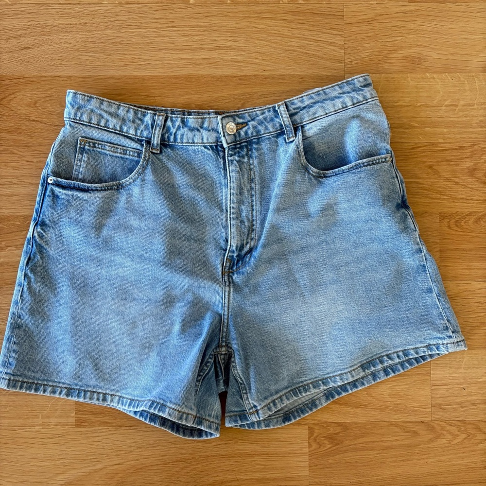 Zara Mom Fit Short Size 12
